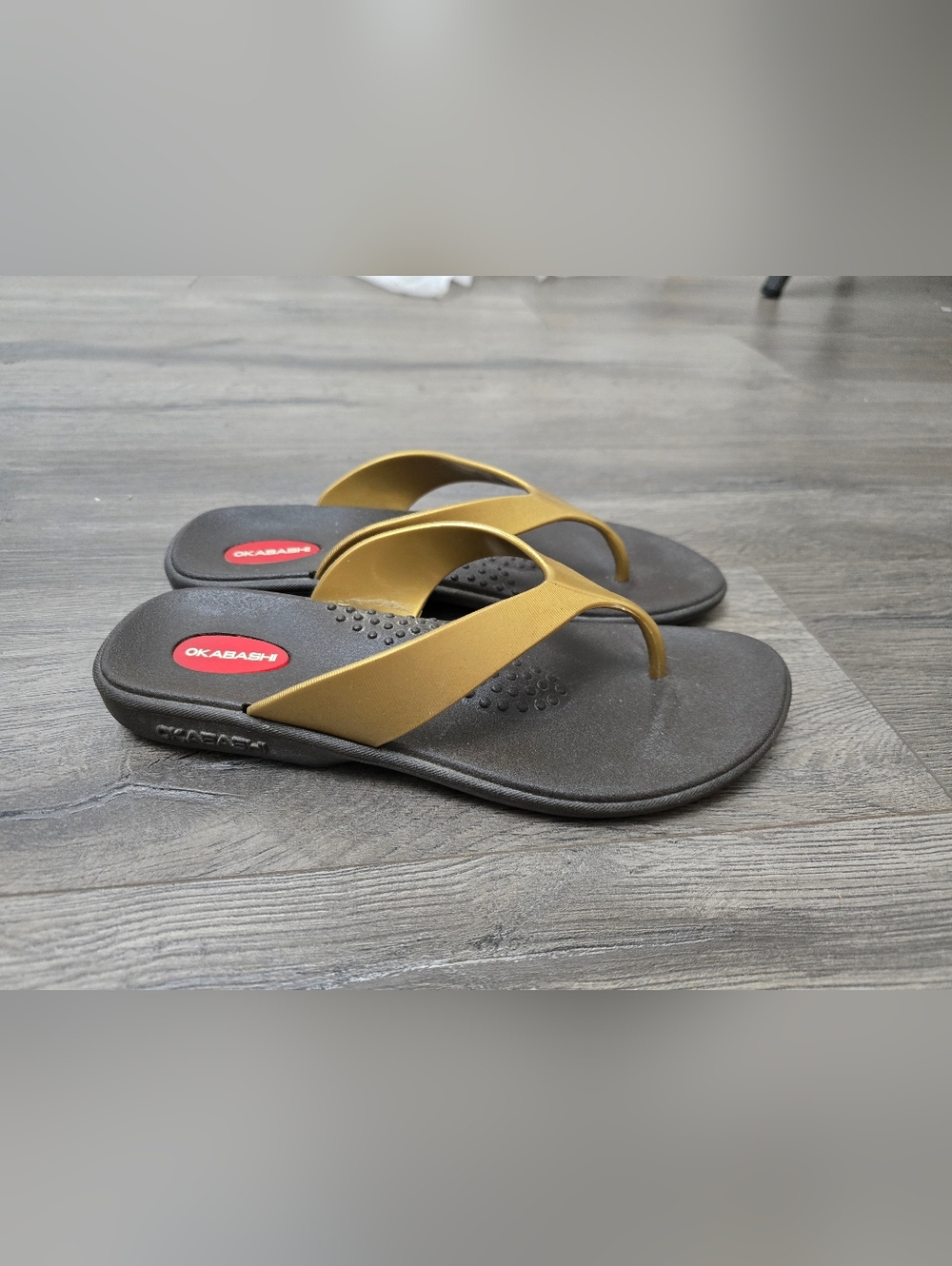 Okabashi Breeze Flip Flops Sandal Black Gold Womens Size M/L Beach Travel Summer